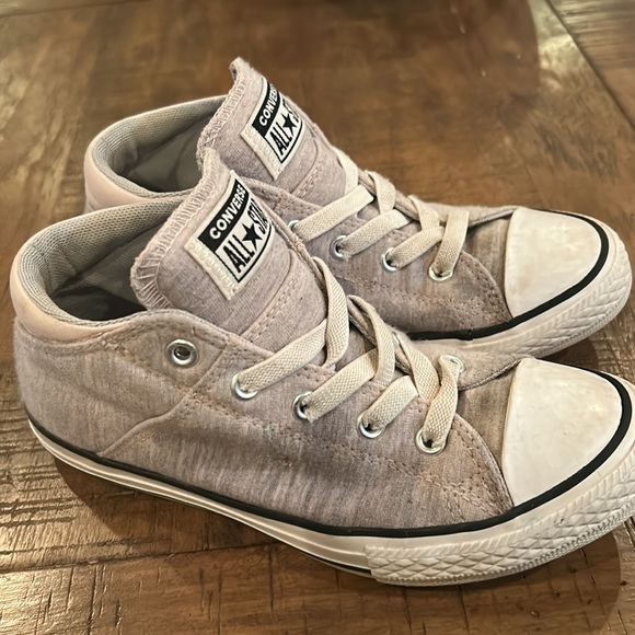 Girls size 2 converse - Picture 2 of 5